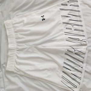 Men's Under Armour White Shorts (Size M)